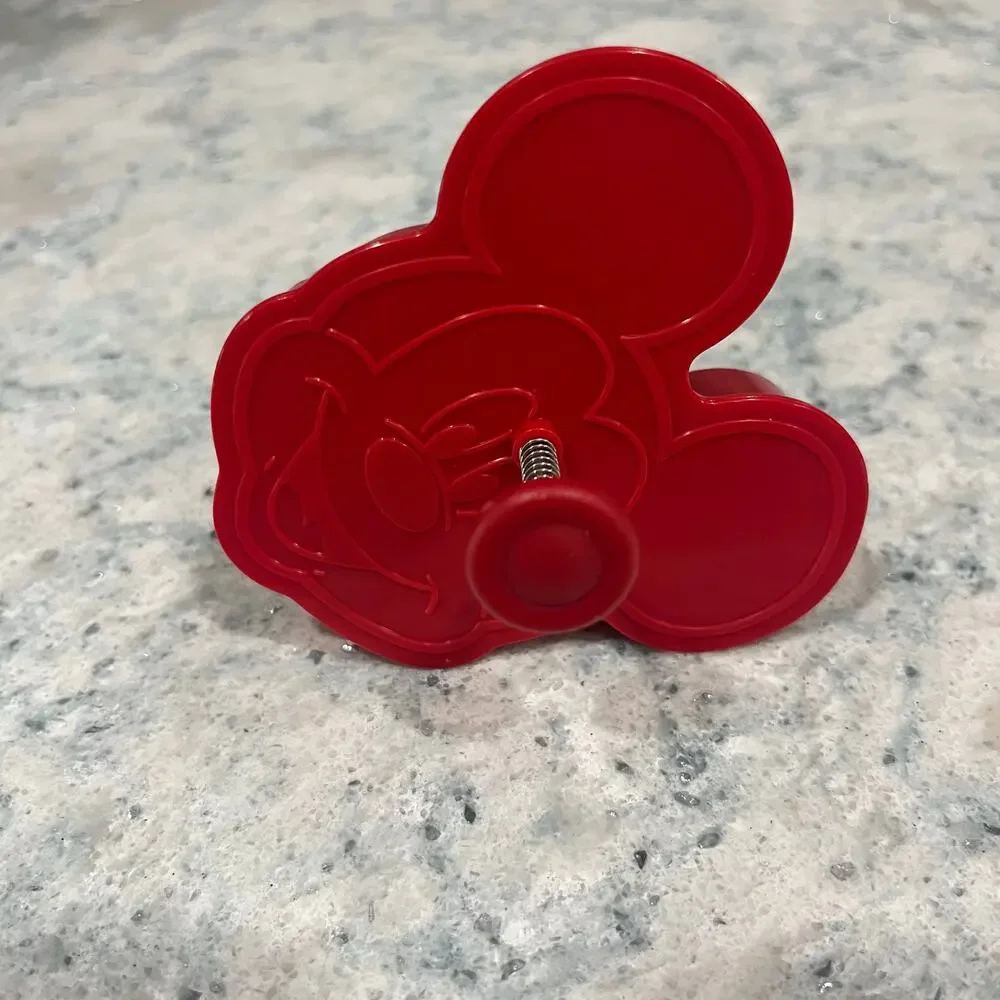William Sonoma Mickey And Friends Impression Cookie Cutter Kit